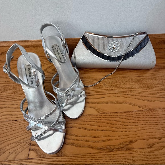 Touch Ups Glittering Silver Heels Size 7 - Picture 10 of 15